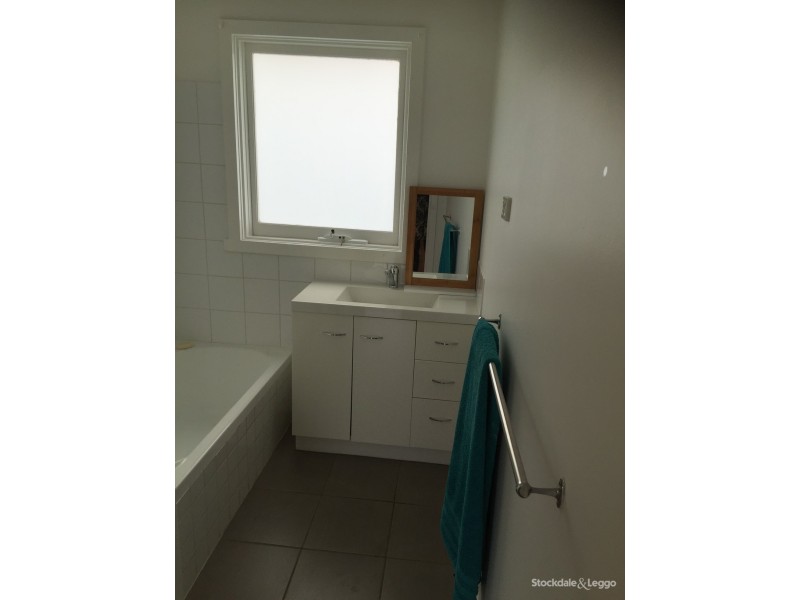 16 Kennington Road, Rosebud VIC 3939