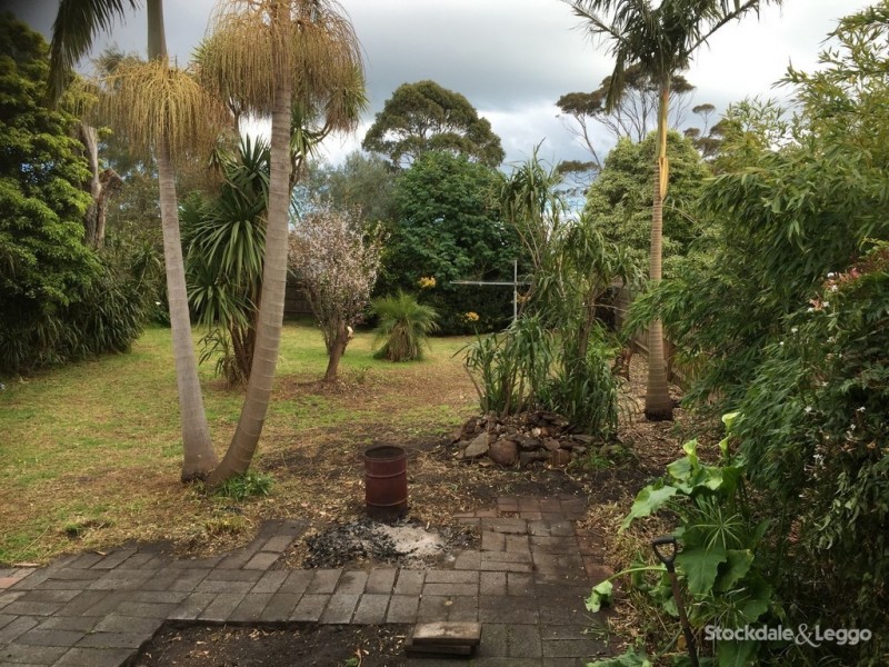 16 Kennington Road, Rosebud VIC 3939