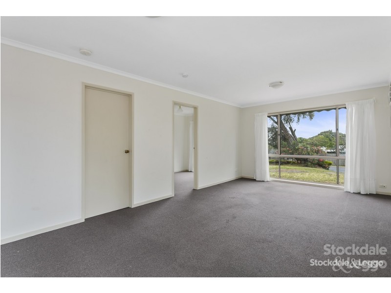 218 Eighth Avenue, Rosebud VIC 3939
