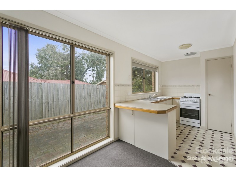218 Eighth Avenue, Rosebud VIC 3939