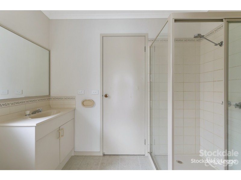 218 Eighth Avenue, Rosebud VIC 3939