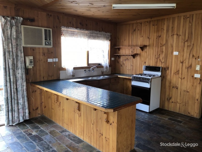 122 Seventh Avenue, Rosebud VIC 3939