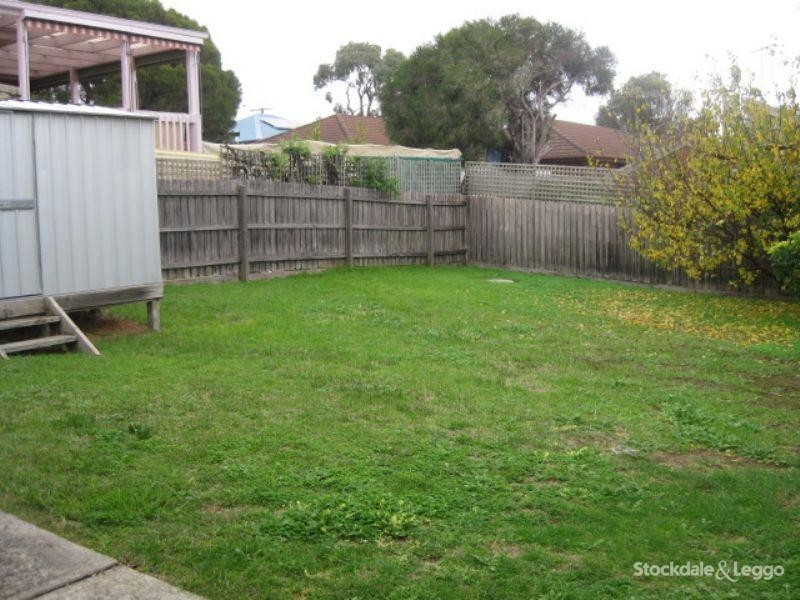 122 Seventh Avenue, Rosebud VIC 3939