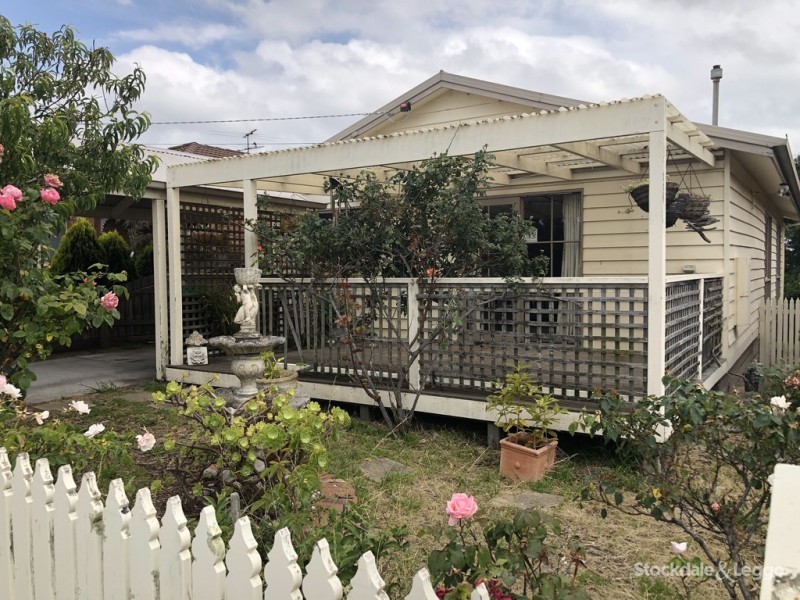 122 Seventh Avenue, Rosebud VIC 3939