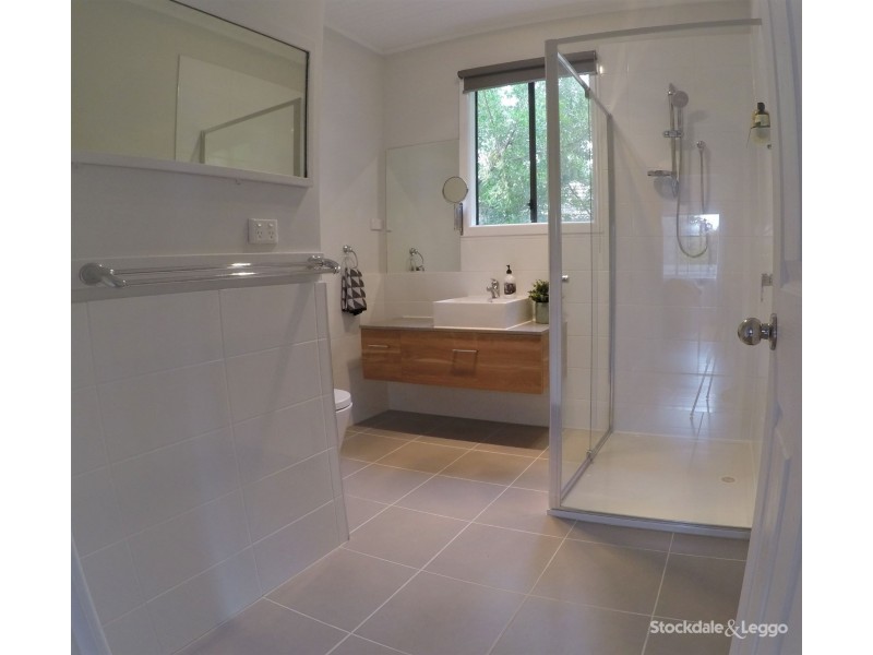 42 Rosemore Street, Rosebud VIC 3939