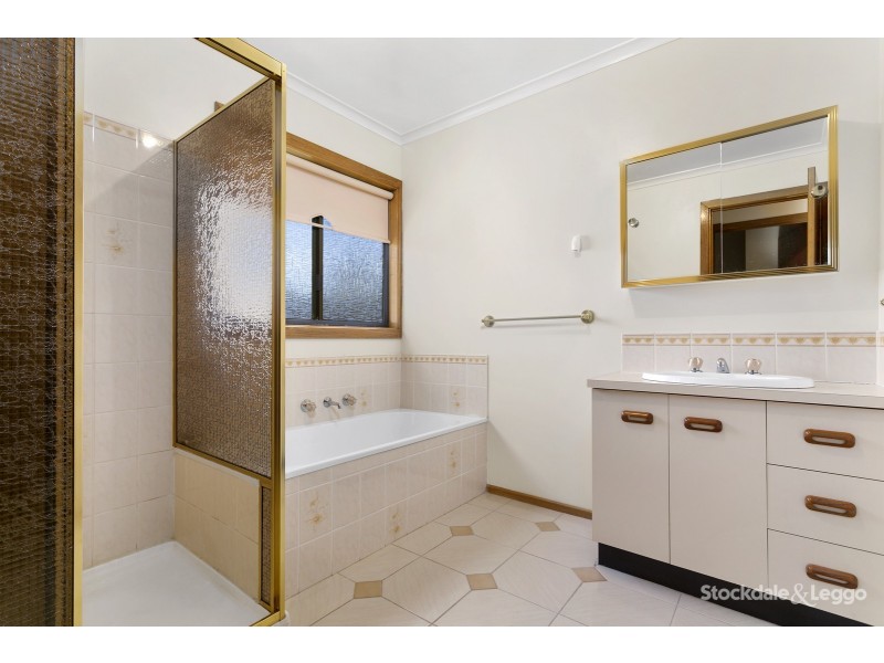 21 Knott Street, Safety Beach VIC 3936