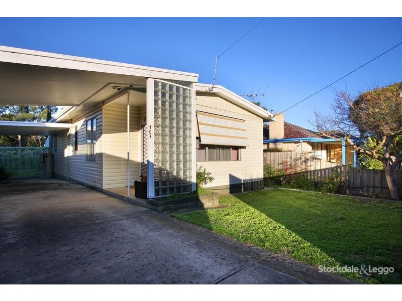 107 Fifth Avenue, Rosebud VIC 3939