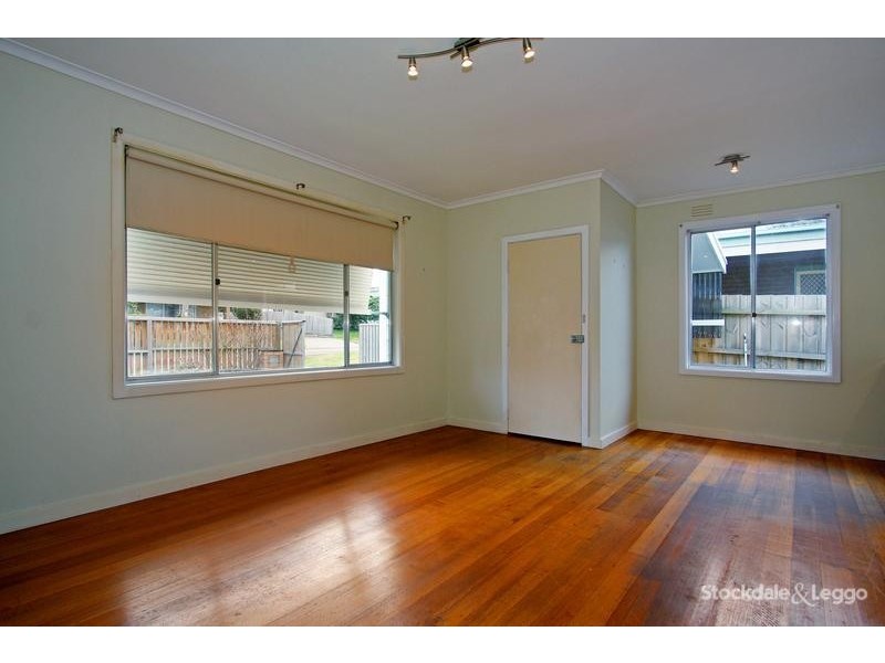 107 Fifth Avenue, Rosebud VIC 3939