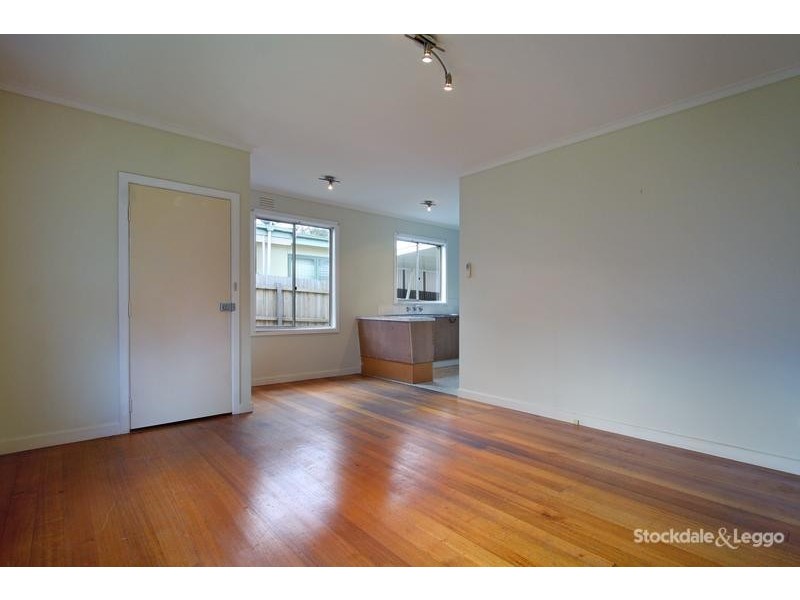 107 Fifth Avenue, Rosebud VIC 3939