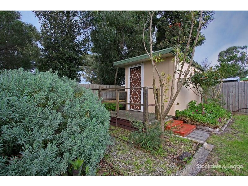 107 Fifth Avenue, Rosebud VIC 3939