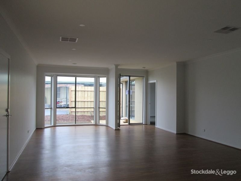 2/54 Hayes Avenue, Rosebud VIC 3939