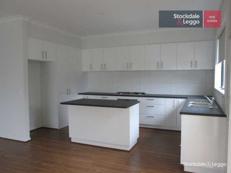 2/54 Hayes Avenue, Rosebud VIC 3939