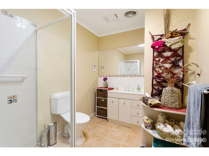 2 Dale Avenue, Safety Beach VIC 3936