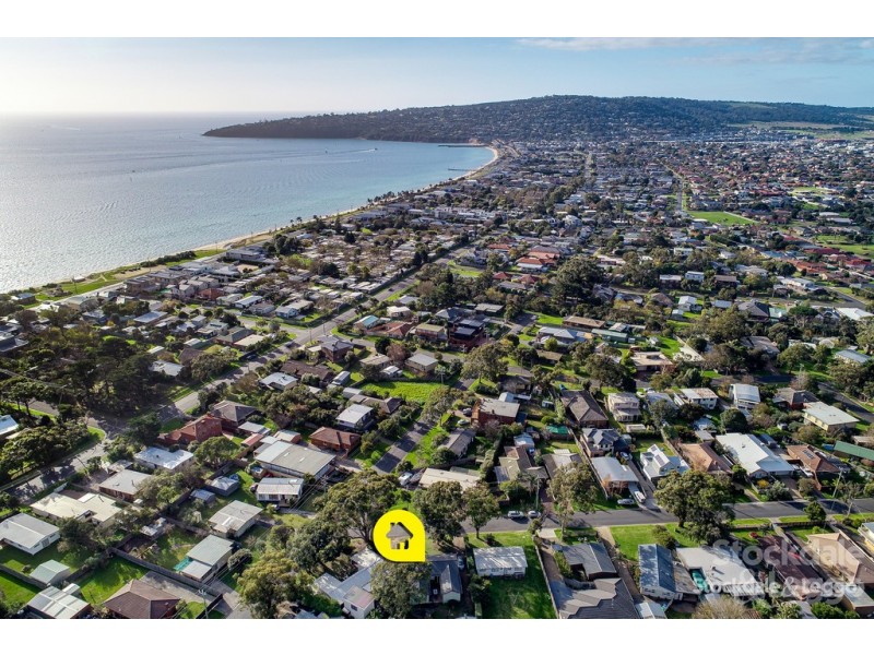 2 Dale Avenue, Safety Beach VIC 3936
