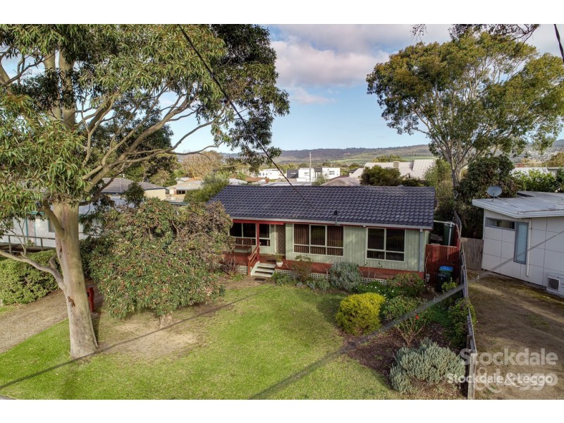 2 Dale Avenue, Safety Beach VIC 3936