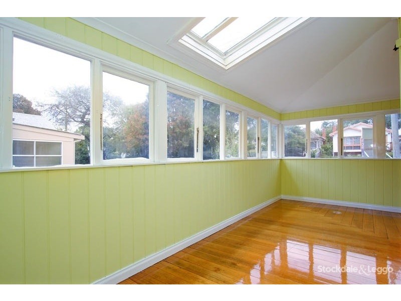 16 First Avenue, Rosebud VIC 3939