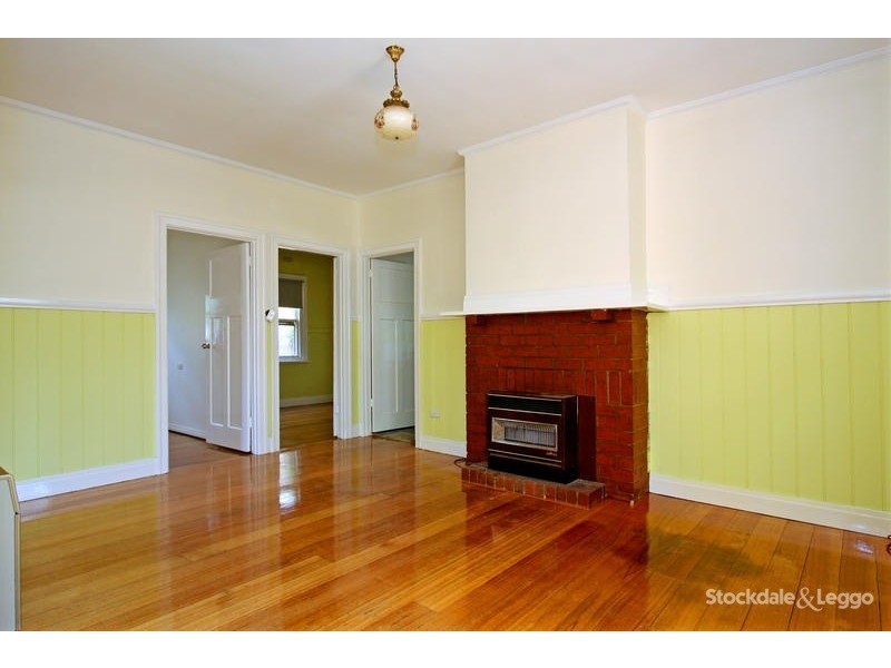 16 First Avenue, Rosebud VIC 3939