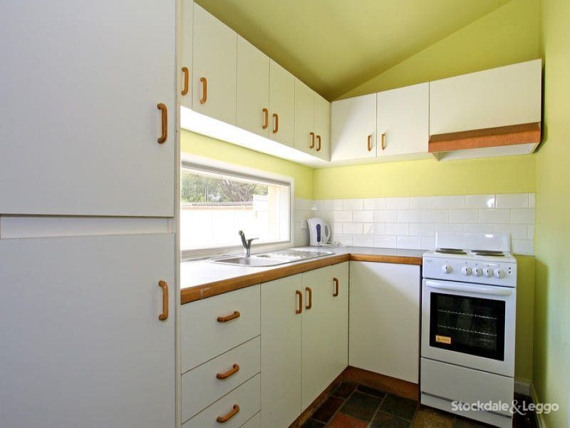 16 First Avenue, Rosebud VIC 3939