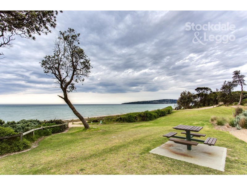 1/5 Joan Avenue, Dromana VIC 3936