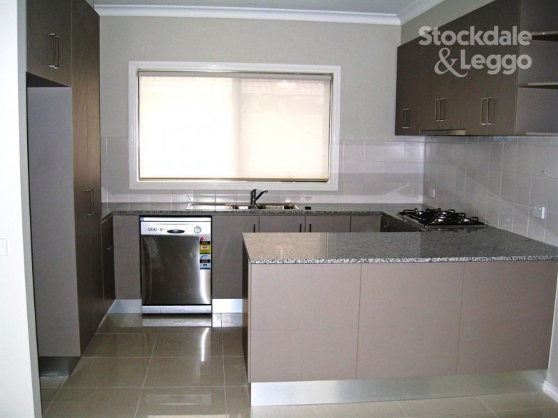 1/30 Rosalie Avenue, Dromana VIC 3936