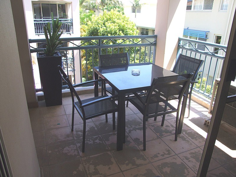 9/21-25 Peerless Avenue, Mermaid Beach QLD 4218