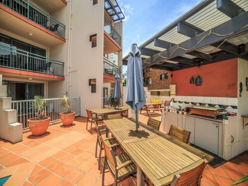 5/7-9 Robert Street, Labrador QLD 4215