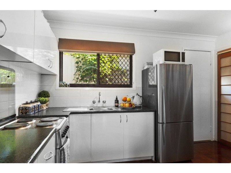 2/58 Blake Street, Southport QLD 4215