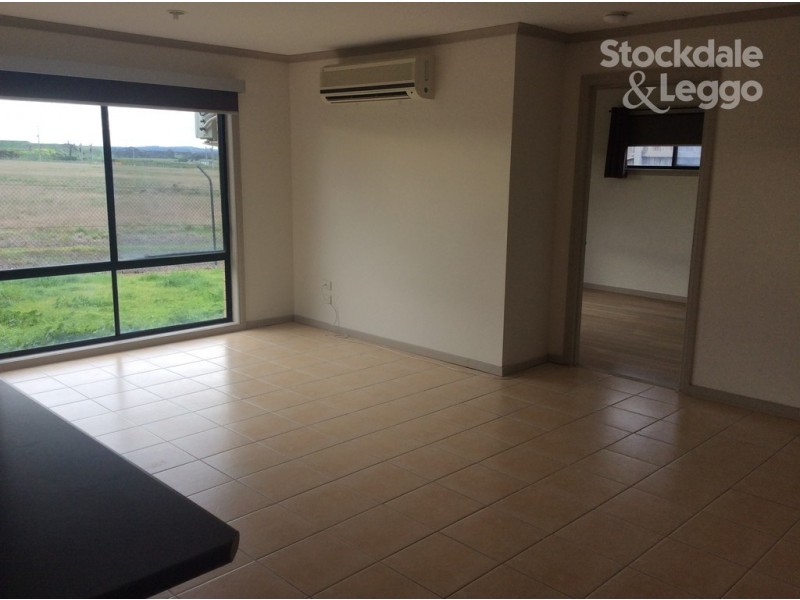 28 Mathisen Terrace, Hillside VIC 3037