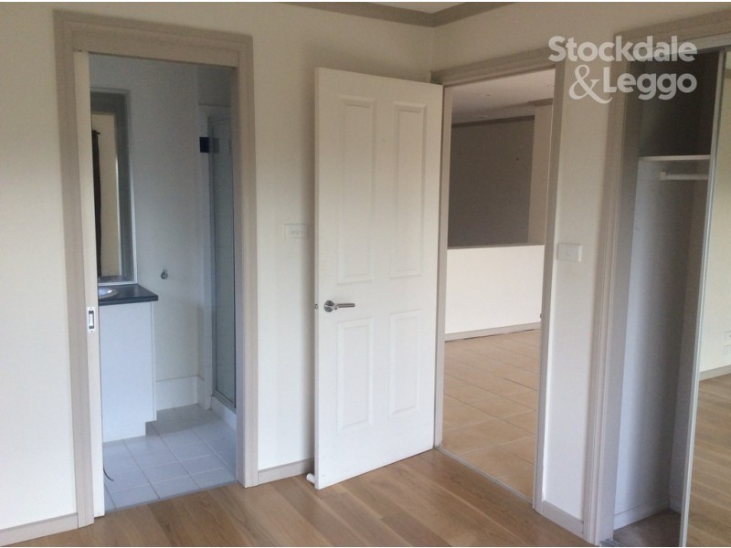 28 Mathisen Terrace, Hillside VIC 3037