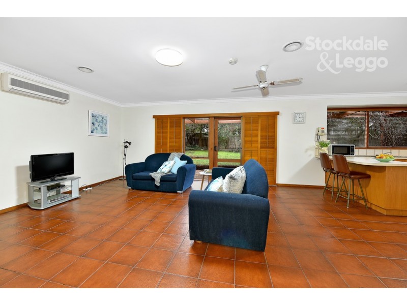 6 Irving Close, Greenvale VIC 3059