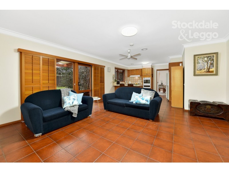 6 Irving Close, Greenvale VIC 3059