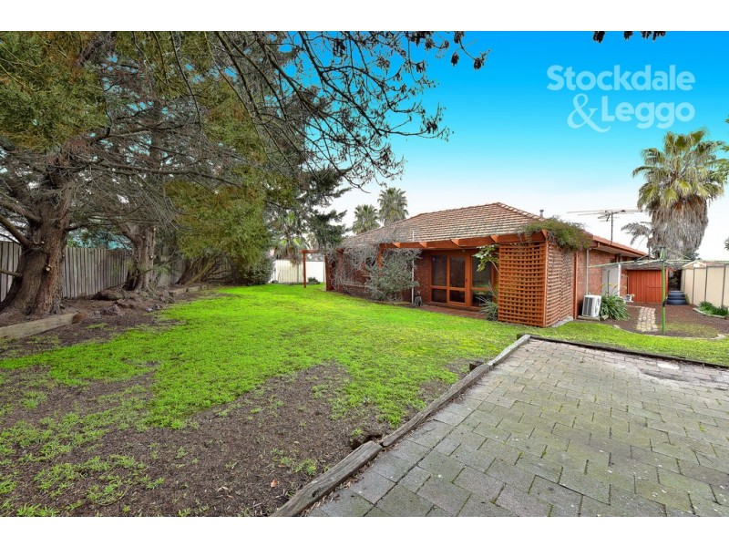 6 Irving Close, Greenvale VIC 3059