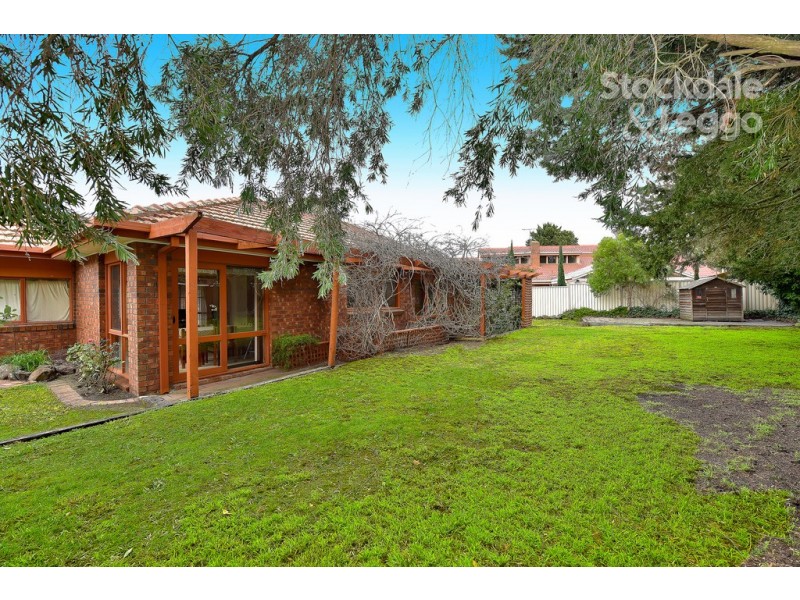 6 Irving Close, Greenvale VIC 3059