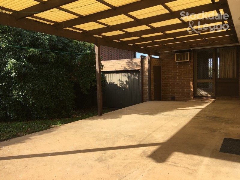 4 Clivedon Place, Gladstone Park VIC 3043