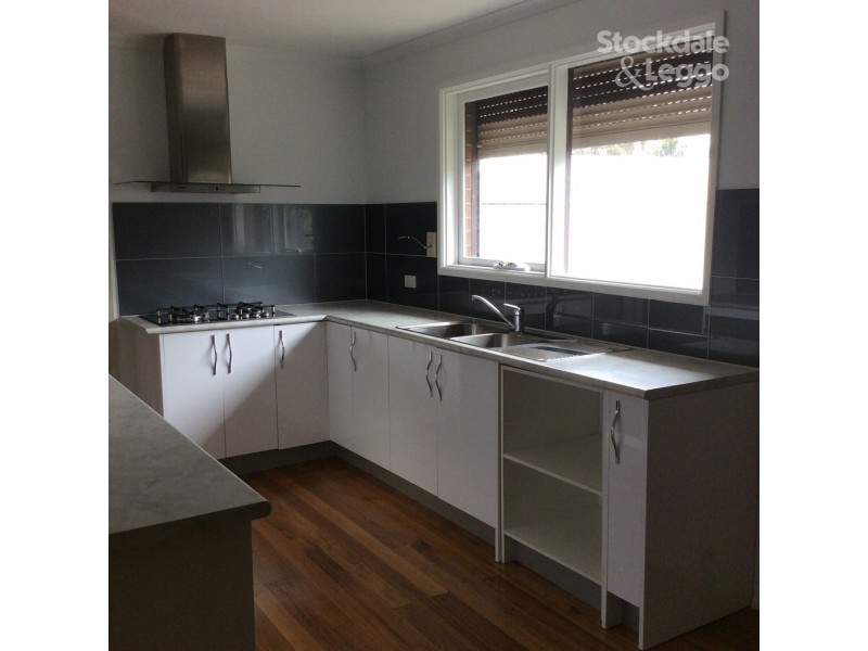 43 Elmhurst Road, Gladstone Park VIC 3043