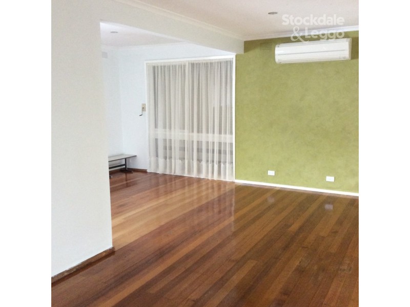 43 Elmhurst Road, Gladstone Park VIC 3043