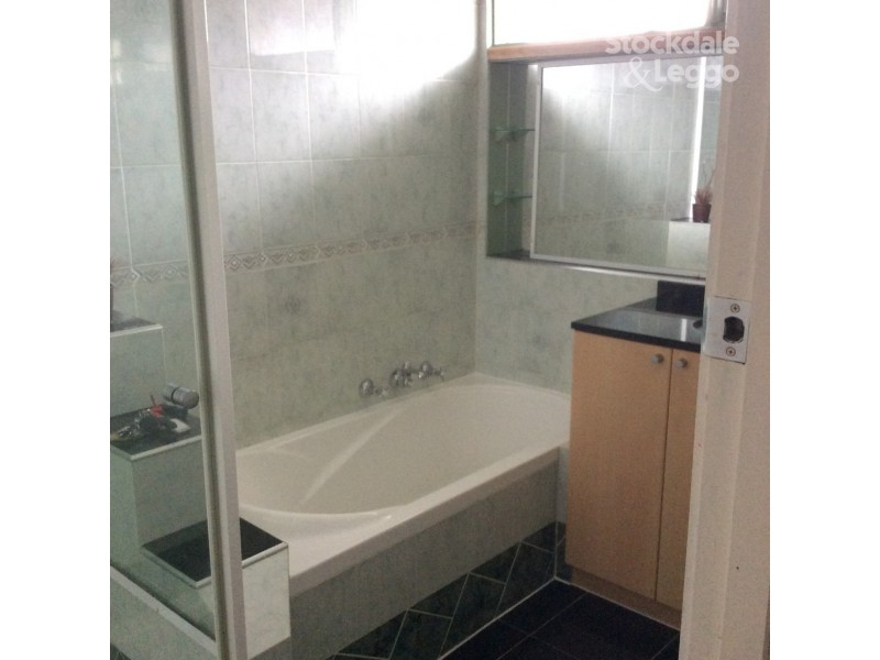 43 Elmhurst Road, Gladstone Park VIC 3043