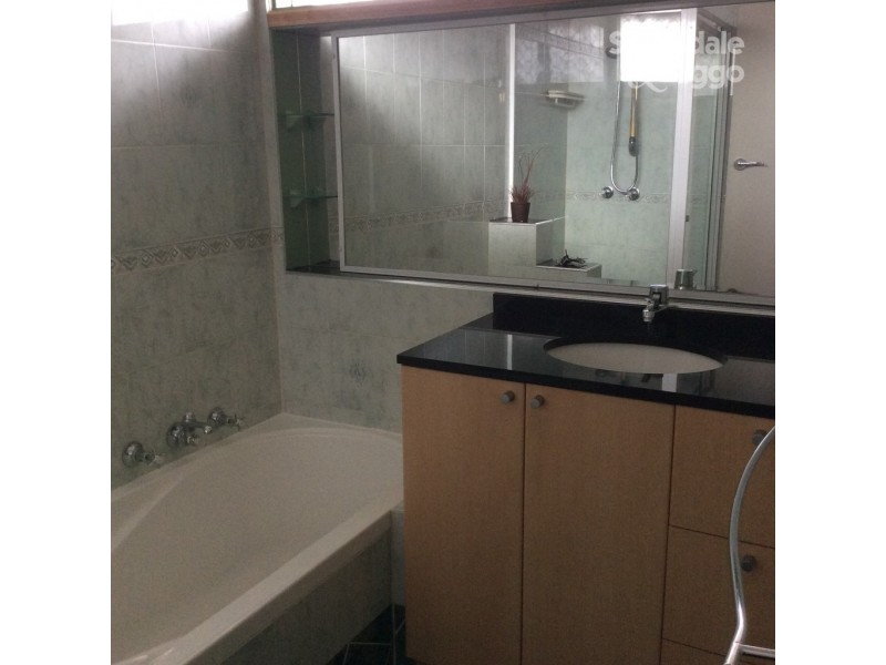 43 Elmhurst Road, Gladstone Park VIC 3043