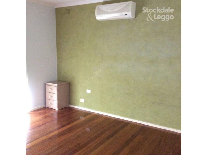 43 Elmhurst Road, Gladstone Park VIC 3043