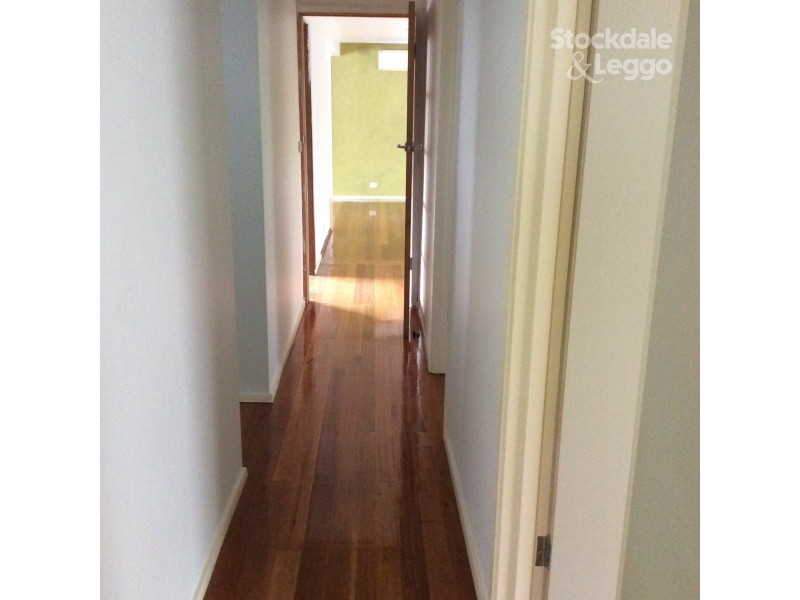 43 Elmhurst Road, Gladstone Park VIC 3043