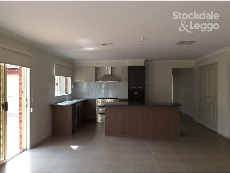 11 Serendip Crescent, Greenvale VIC 3059