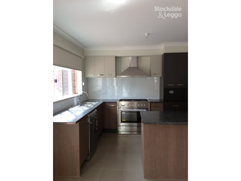 11 Serendip Crescent, Greenvale VIC 3059
