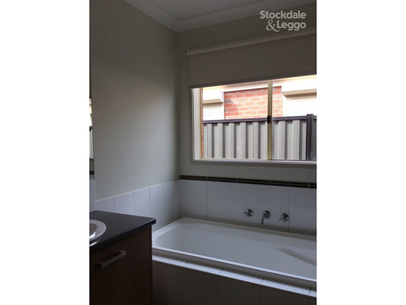 11 Serendip Crescent, Greenvale VIC 3059