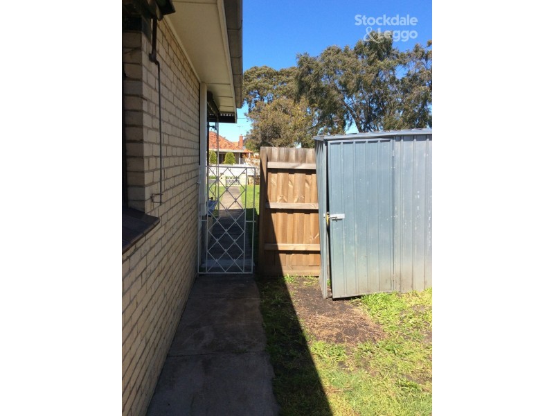 16 Ashkanasy Avenue, Pascoe Vale VIC 3044