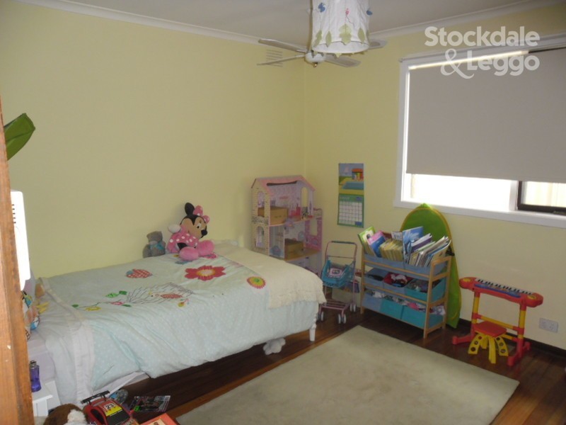 44 Henley Drive, Gladstone Park VIC 3043