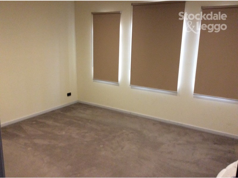 11 Orlando Drive, Roxburgh Park VIC 3064