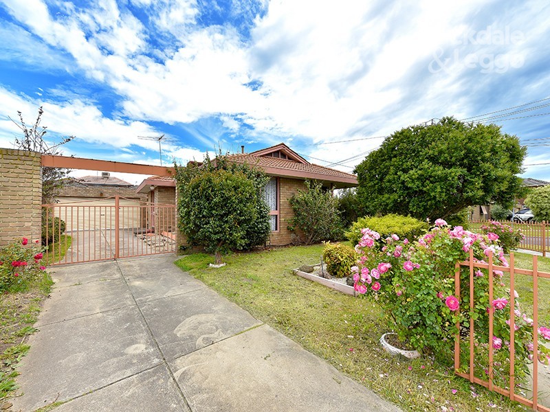 19 North Circular Road, Gladstone Park VIC 3043