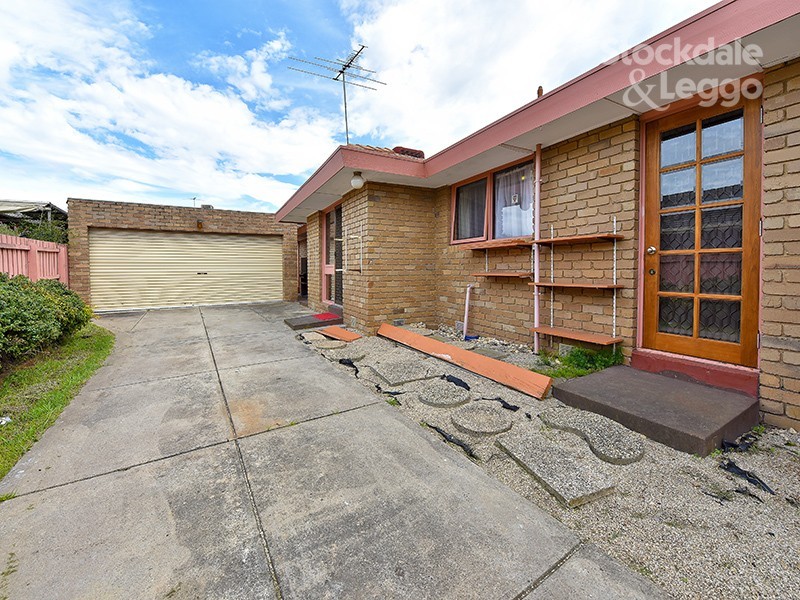 19 North Circular Road, Gladstone Park VIC 3043