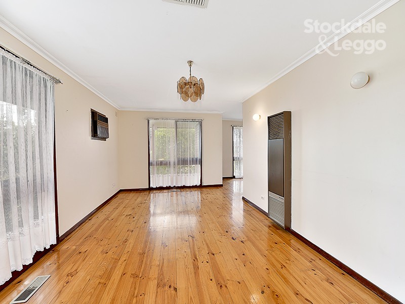 19 North Circular Road, Gladstone Park VIC 3043