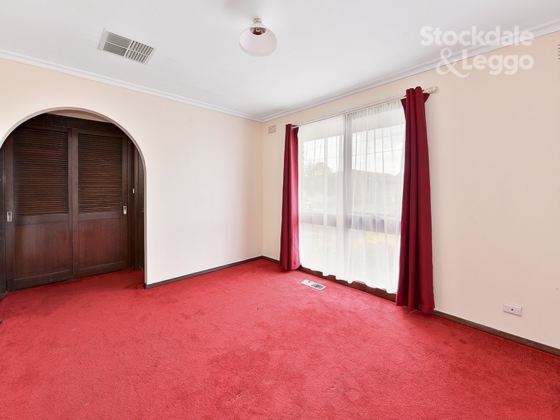 19 North Circular Road, Gladstone Park VIC 3043